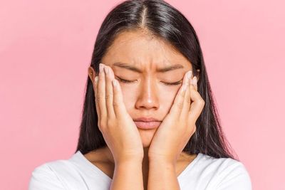 Skincare-an Aja Gak Cukup! Kesehatan Mental Juga jadi Kunci Kulit Glowing, Loh