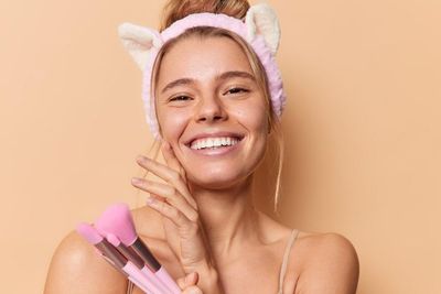 5 Langkah Skin Preparation Sebelum Makeup untuk Kulit Kering, Lakukan Ini!