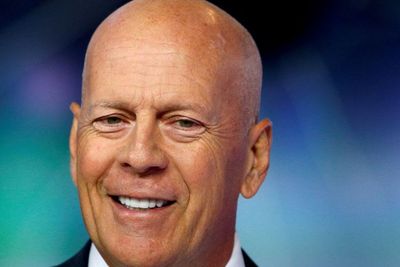 Resmi Pensiun, Bruce Willis Bakal Tetap Main Film Lewat Teknologi Deepfake, Benarkah?