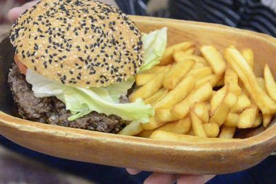 Cerita WNI Mencoba Burger Unta Pertama di Dubai, Harga dan Cita Rasanya Bikin Syok!