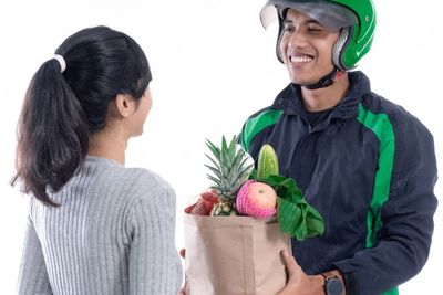 Viral Ojol Food yang Bisa Terbang dan Antar Makanan ke Gedung Pencakar Langit, Wow Keren!