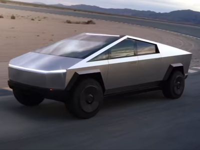 Tesla Cybertruck Diklaim Mampu Tarik Beban hingga 5 Ribu Kilogram