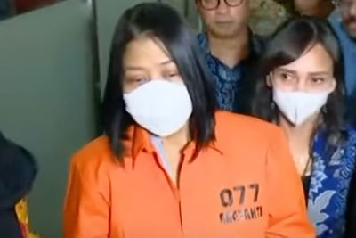 Gak Cuma Tas Gucci, Model Rambut Bob Putri Candrawati Pakai Baju Tahanan Oren Disorot
