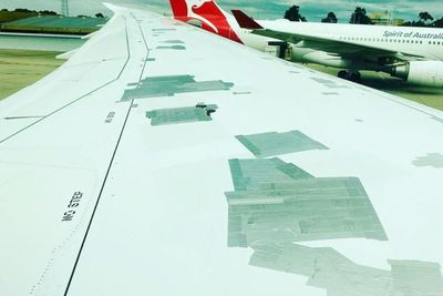 Penampakan Sayap Pesawat Ditutupi Lakban Bikin Netizen Khawatir, Ini Kata Ahli