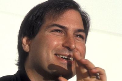 Tim Cook Kenang Mendiang Steve Jobs: Ide Dapat Mengubah Dunia, Selalu Ingat Dia Selamanya