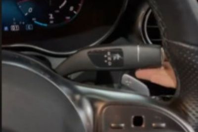 Banyak yang Belum Tau! Ternyata Transmisi Mercedes-Benz Ada di Balik Setir!