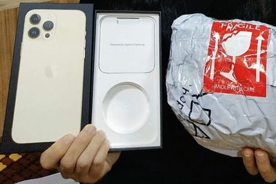 Apes! Wanita Ini Beli iPhone 13 Pro Max dari Marketplace, Pas Datang Cuma Box-nya Doang