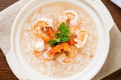 Diluar Lagi Hujan, Yuk Bikin Makanan Simpel yang Bisa Buat Hangat, Modalnya Cuma Nasi Aja!