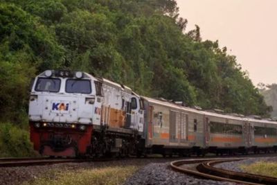Viral Penumpang KA Kesal karena Penumpang Lain Berisik, Netizen: Naik Eksekutif Aja