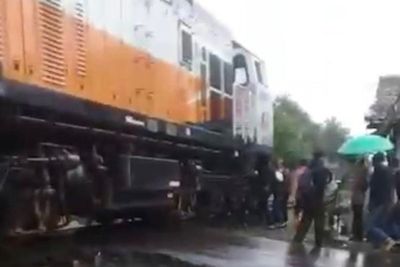 Buntut Kecelakaan KA Pangrango dan Mobil, KAI Tegas Tutup Perlintasan Liar di Sukabumi