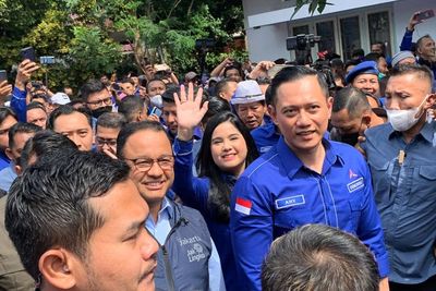 Tiba di Kantor Demokrat, Anies Baswedan Semringah Disambut AHY