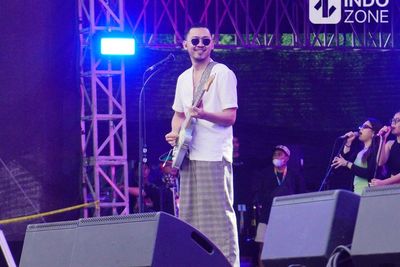 Tampil di Synchronize Fest, Pamungkas Tanya ke Penonton: Ada yang Bolos Kerja Nggak?