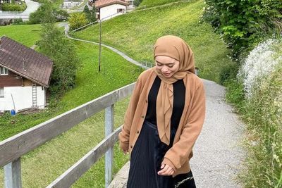 Wow! Lesti Pakai Outfit Nyaris Rp50 Juta Liburan Bareng Rizky Billar di Eropa