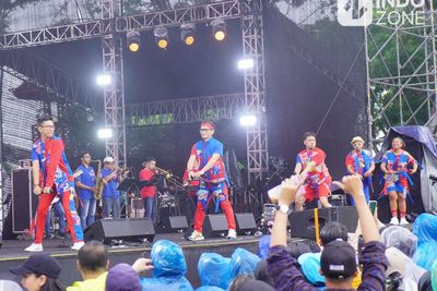 FOTO: Project Pop Sukses Bikin Nostalgia Penonton di Synchronize Festival 2022