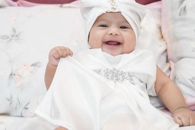 Putih Polos, Harga Outfit Ameena Ketemu Nagita Slavina Bikin Emak-emak Melongo