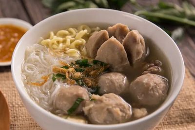 Wanita Ini Ceritakan Diusir Pedagang Kaki Lima, Gegara Makan Bakso Tapi Nggak Beli Minuman