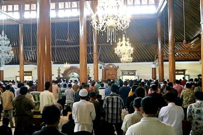 Merinding! Doa untuk Korban Tragedi Kanjuruhan Bergema dari Masjid Agung Solo