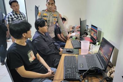 Gerebek Ruko Tempat Judi Online di Cengkareng, Kapolsek: 5 Operator Ditangkap!