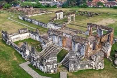 Melihat Keraton Kaibon, Reruntuhan Sejarah yang Masih Terlihat Megah di Banten