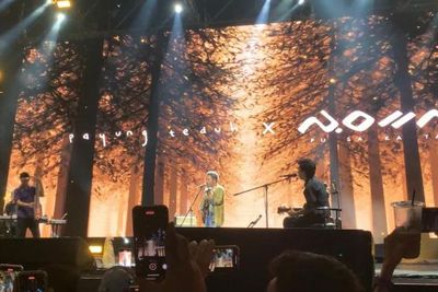 Hadiahkan Penggemar, Payung Teduh dan Pusakata Debut Lagu Baru di Synchronize Fest 2022
