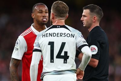 Arsenal vs Liverpool: Nah Lho! FA Akan Investigasi Ribut-ribut Magalhaes dan Henderson