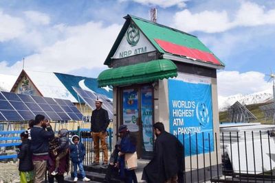 Mesin ATM Ini Dinobatkan Tertinggi di Dunia, Ada di Ketinggian 4.693 Meter