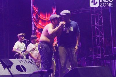 Heruwa Ajak Penonton Bertato Shaggydog ke Atas Panggung, Duet di Synchronize Fest 2022