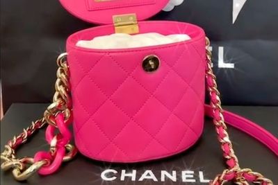 Tasyi Athasyia Pamer Tas Chanel Pink Harganya Bikin Syok, Netizen: Rezekinya Nular
