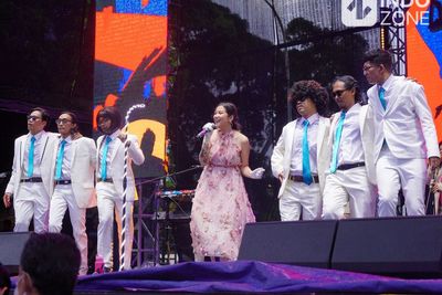 Tampil Beda, Danilla Ditemani Penari Latar saat Manggung di Synchronize Fest