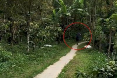 Sosok Makhluk Hitam Lari Saat Ibnu Jamil dan Ririn Menuju Banyu Wana Amertha
