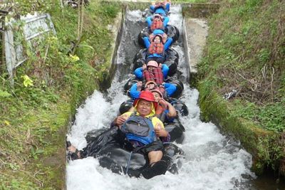 Seru Pwoll! Uji Adrenalin di Arung Jeram Mini, Lewati Sungai di Kampung-kampung