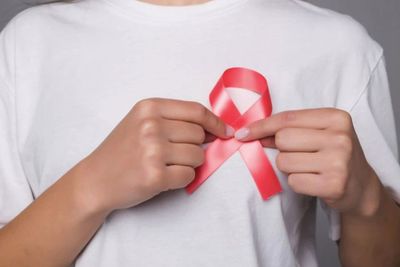 Ciri-ciri Gejala Awal Kanker Payudara, Benjolan Makin Membesar