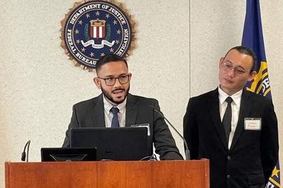 Dua Mahasiswa UNAIR Diundang ke Markas FBI, Bikin Takjub Usai Bongkar Pemalsuan Situs