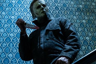 Teori Mengapa Michael Myers di Halloween Susah Dibunuh: Manusia Abadi atau Dikutuk?
