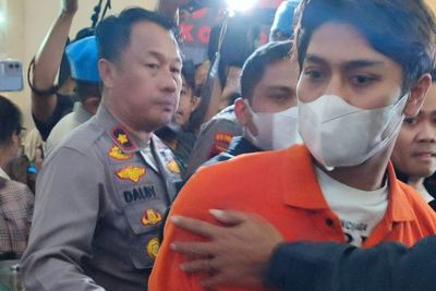 Penampakan Rizky Billar Berbaju Oranye, Resmi Ditahan Kasus KDRT Lesti Kejora!