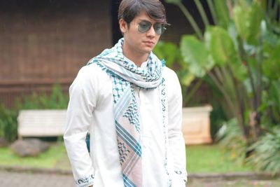 Viral Video Rizky Billar sedang Salat Dinyinyirin Netizen: Settingan Biar Gak Dihujat