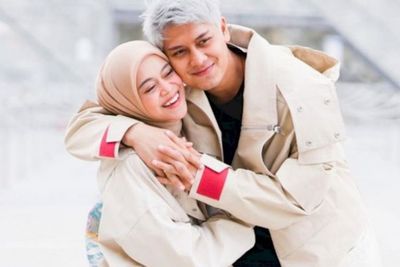 Lesti Kejora Menangis dan Peluk Rizky Billar pas Ketemu Pake Baju Tahanan