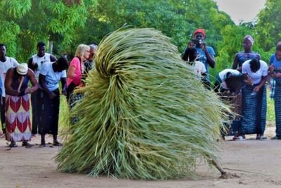 Misteri Tarian Kumpo dari Afrika, Jerami Bisa Menari Sendiri Mengikuti Alunan Musik