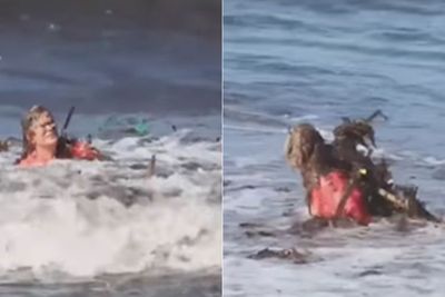 Niat Mau Surfing di Pantai Batu Bolong Bali, Bule-bule Ini Malah Tersapu Sampah