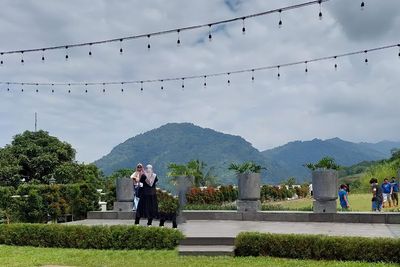 Gak Nyangka! Di Balik Kisah Mistisnya, Gunung Pancar Tawarkan Keindahan Tak Terduga