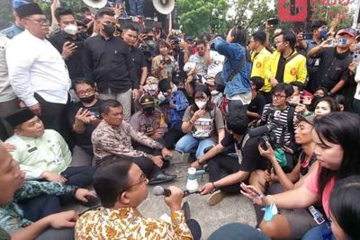 Menjelang Lengser Anies Temui Para Pendemo di Balai Kota