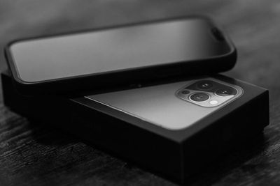 Melihat Spek dan Harga iPhone 13 Pro Max yang Diberikan Ferdy Sambo ke Bharada E cs