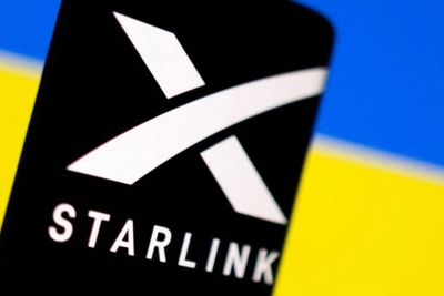 Meski Tak Akur dengan Presiden Ukraina, Elon Musk Tetap Gratiskan Internet Starlink