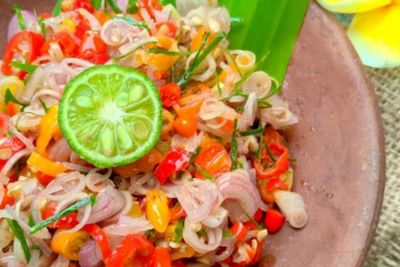 3 Cara Membuat Sambal Matah Bali, Pedas dan Berempah!