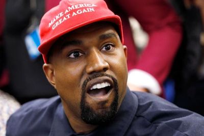 Dimusuhi Twitter dan Instagram, Kanye West Beli Medsos Parler: The Real Sultan!