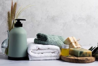 4 Pilihan Wangi Body Wash ala Emily Cooper Emily in Paris Check!