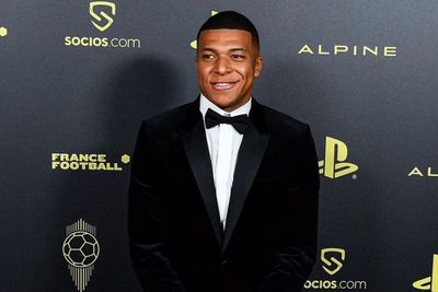 Duh! Gak Dapat Apa-apa di Ballon d Or, Kylian Mbappe Dicemooh Fans PSG