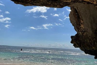 Cantiknya Pantai Suluban Uluwatu, Bak Mahkota yang Tersembunyi di Balik Karang Bali
