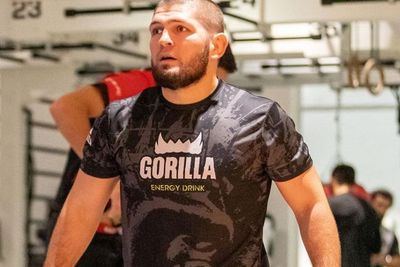 Seru-seruan Main Bola, Legenda MMA Khabib Nurmagomedov Bikin Selebrasi Siu Ronaldo