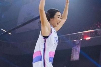 Gaya Gisel Main Basket Pamer Ketiak Mulus Bikin Salfok